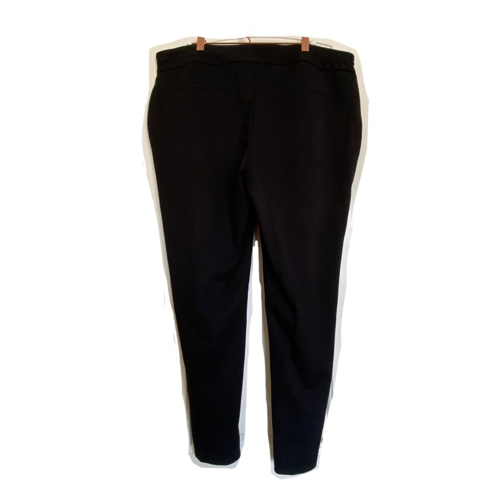 Black Pull-on Dress Pants